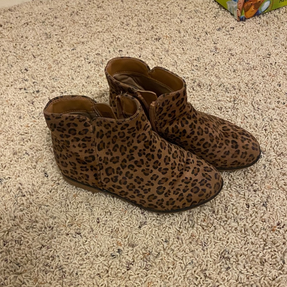 Cat & Jack girls 11 leopard boots